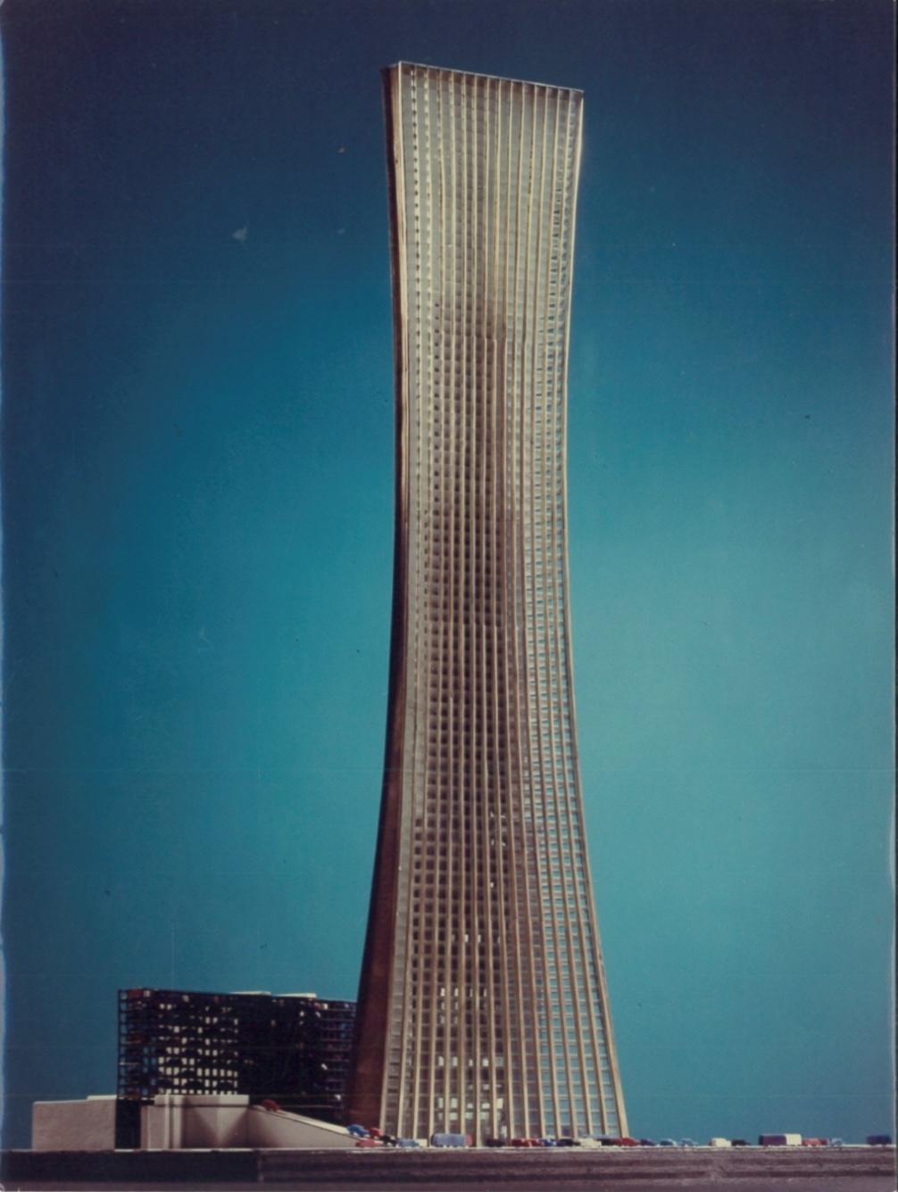 Immagine che contiene edificio, cielo, grattacielo, torre

Il contenuto generato dall'IA potrebbe non essere corretto.