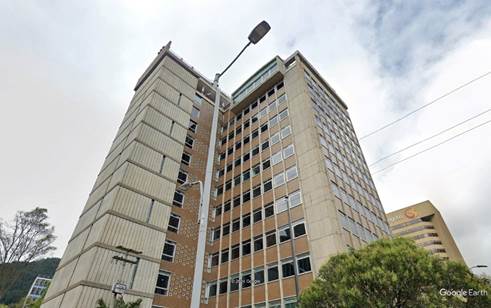 Una torre de un edificio
Descripción generada automáticamente